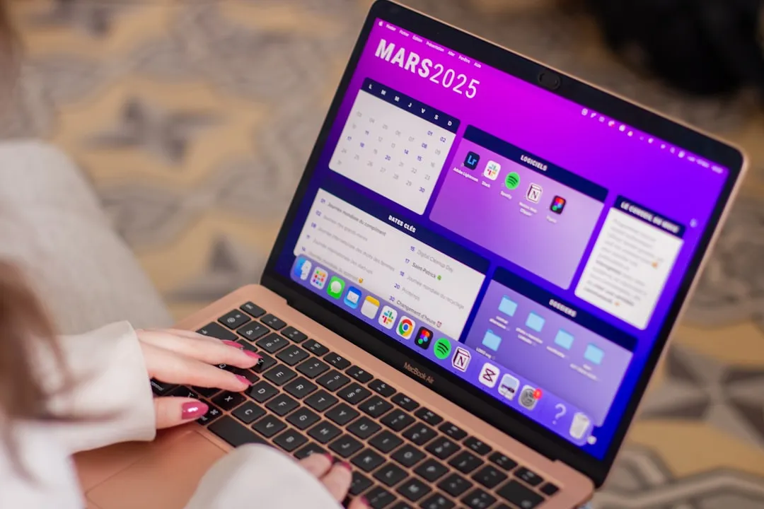 食品メーカーの年間マーケティング計画を立案するマーケター」 width=