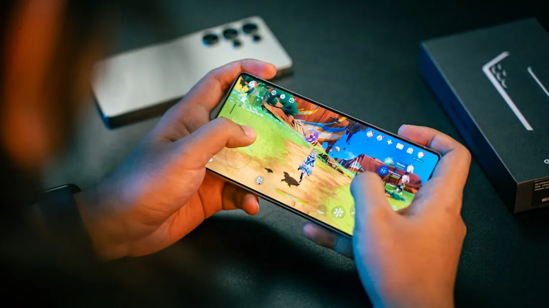 ゲーム空間内の看板に表示されるサイネージ型ゲーム内広告の例
