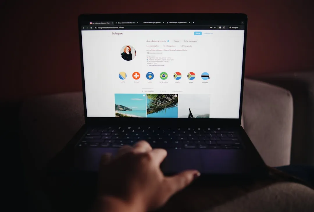 デジタルマーケティング戦略とブランド体験設計のイメージ