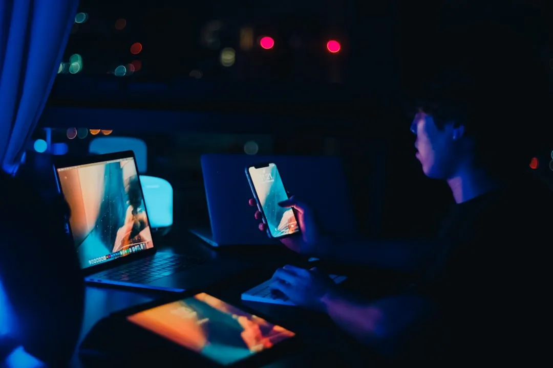 デジタルデバイスを使うZ世代・デジタルネイティブ世代の若者