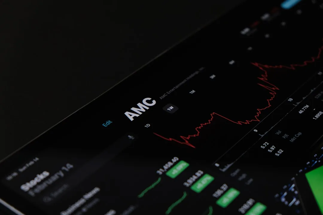 フリークエンシーキャップとリーチ・GRPの関係を示す広告分析ダッシュボードのイメージ