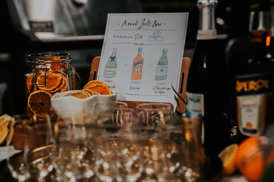 飲料ブランドの体験イベントで並んだグラスのイメージ