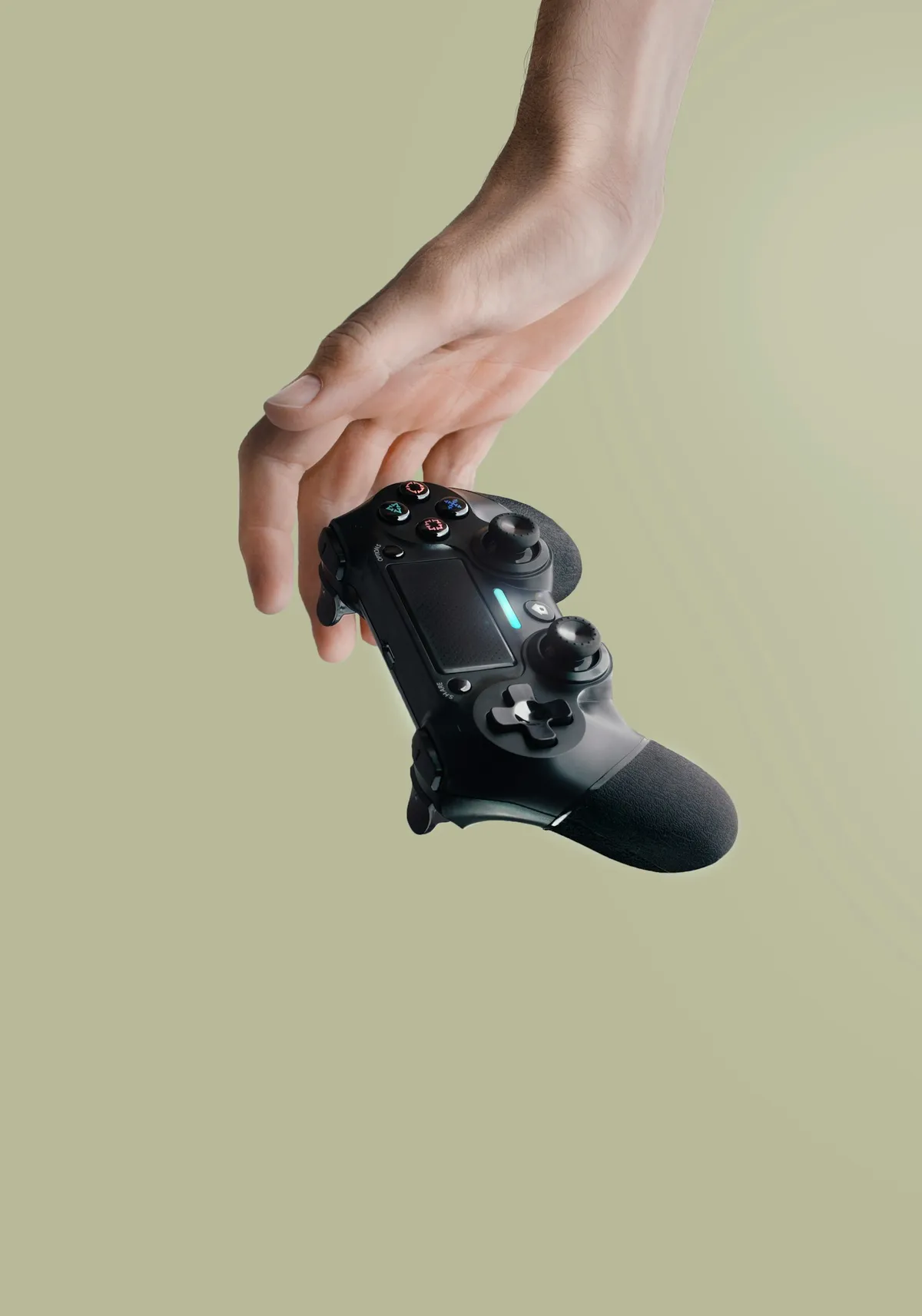 ゲームをプレイする若年層ユーザーのイメージ