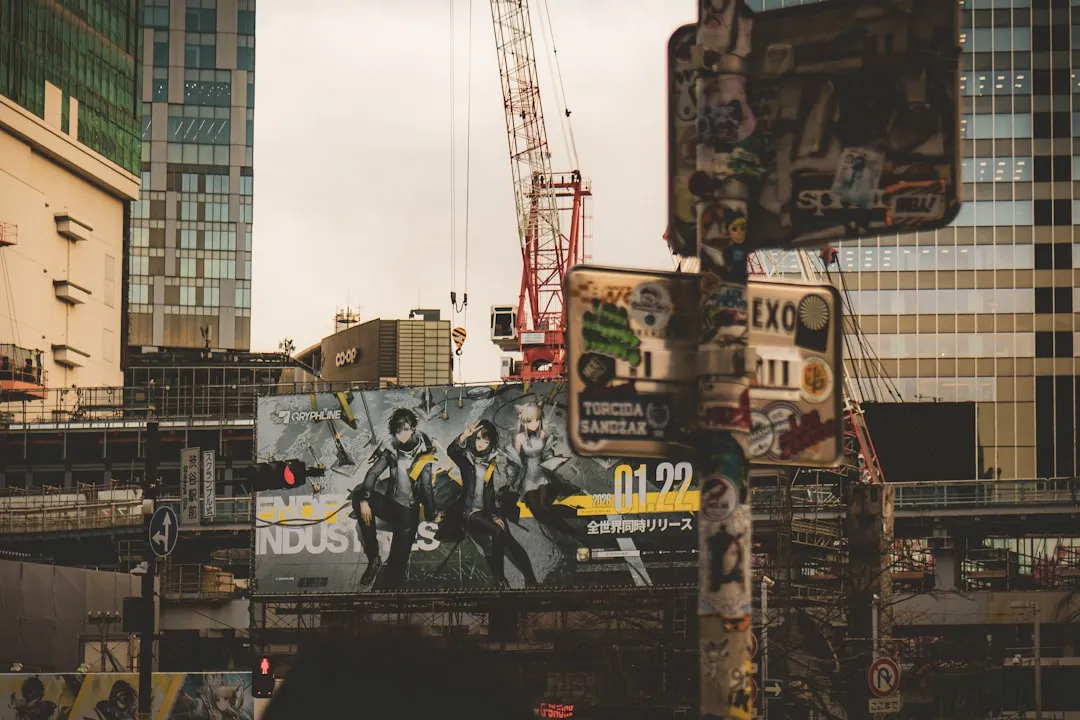 Ad-Virtuaのゲーム内サイネージ広告イメージ:ゲーム空間内の看板・モニターに動画広告が自然に溶け込む