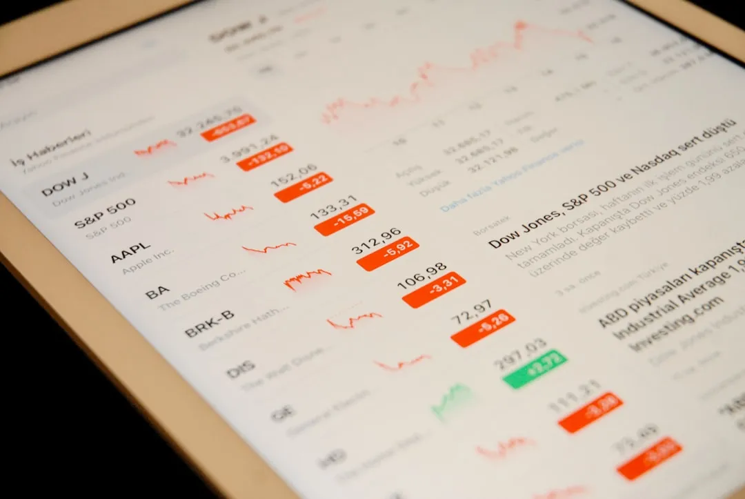 デジタルマーケティングの効果測定データ。リワード動画広告は完全視聴率95%以上、エンゲージメント率3.5倍など高い指標を示す
