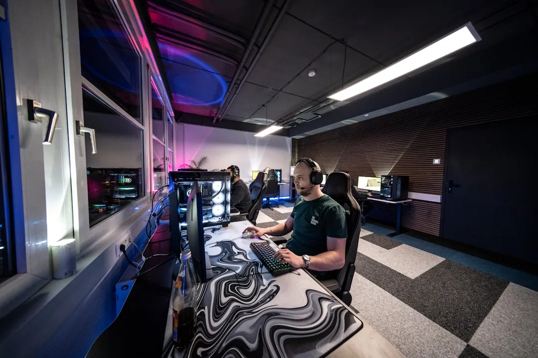 ゲーム空間内のサイネージ型広告とeスポーツ環境のイメージ