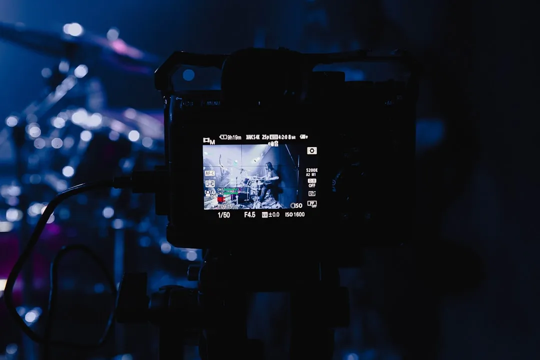 ゲーム内広告とライブコマース連動設計の実装ステップフロー図