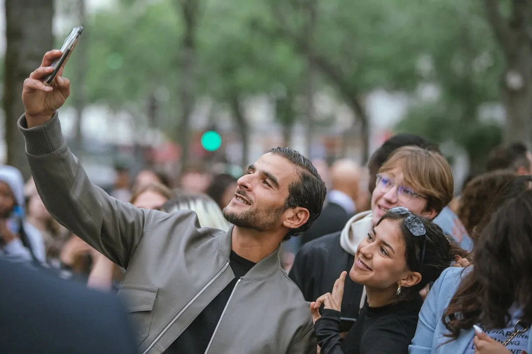 デジタル広告キャンペーンと広告リーチ拡大施策のイメージ
