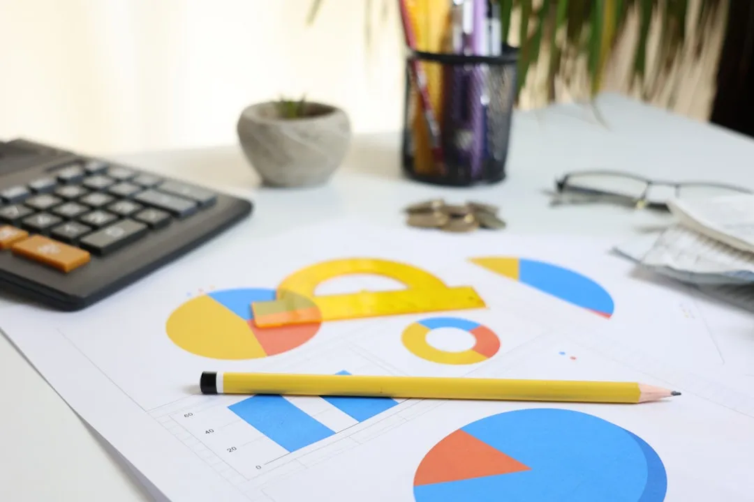 KPI設計のステップごとのデータグラフとパフォーマンス測定チャート