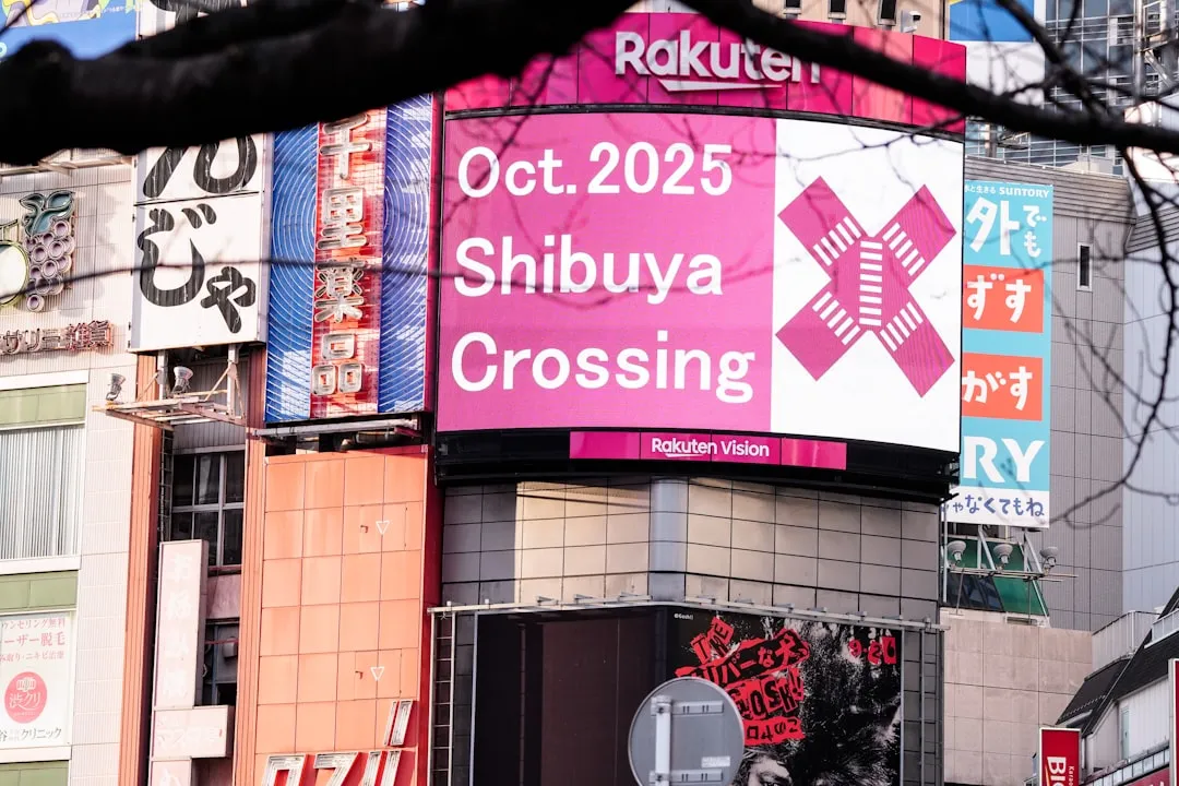 渋谷スクランブル交差点の屋外広告・OOH（デジタルサイネージ）の事例