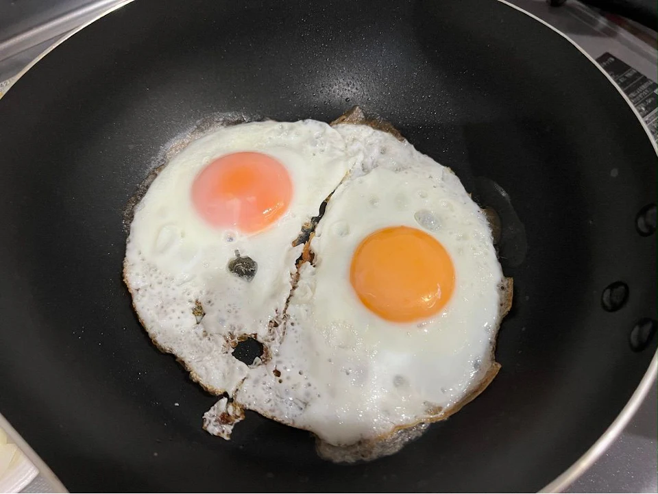 目玉焼きを作るの画像