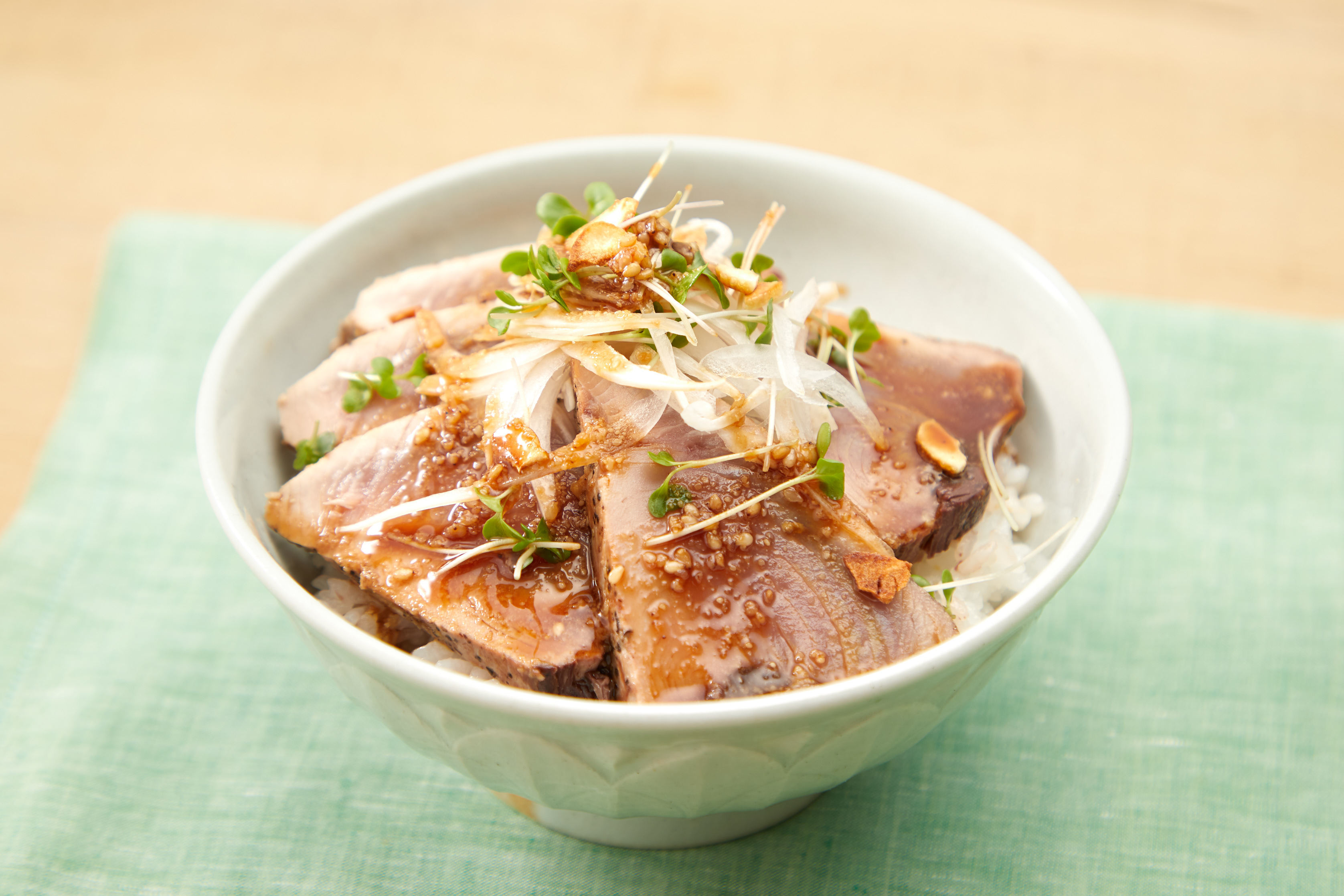 レア ステーキ 丼