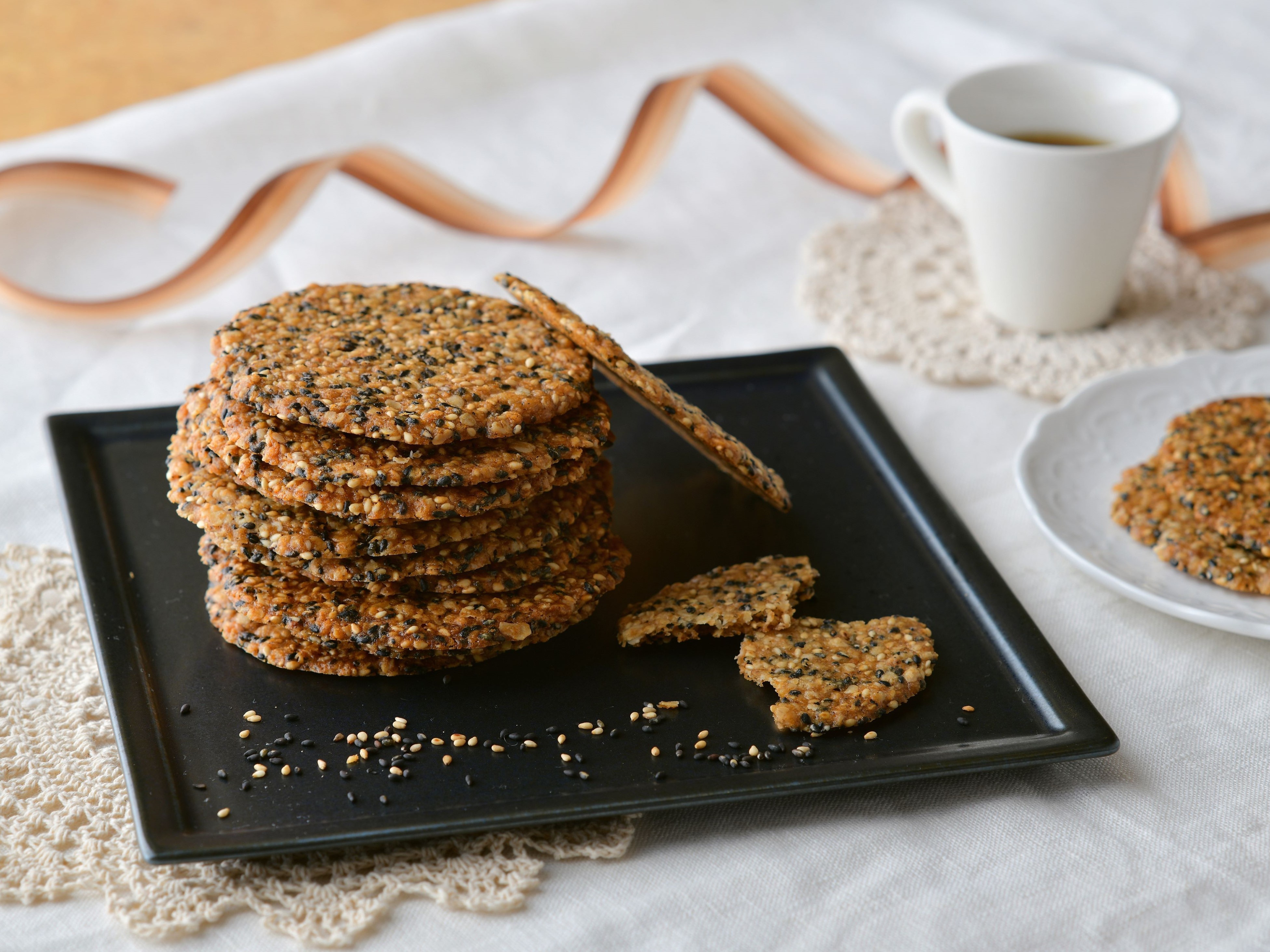 オーブンレシピ】ゴマの香りが香ばしい「オートミールセサミクッキー