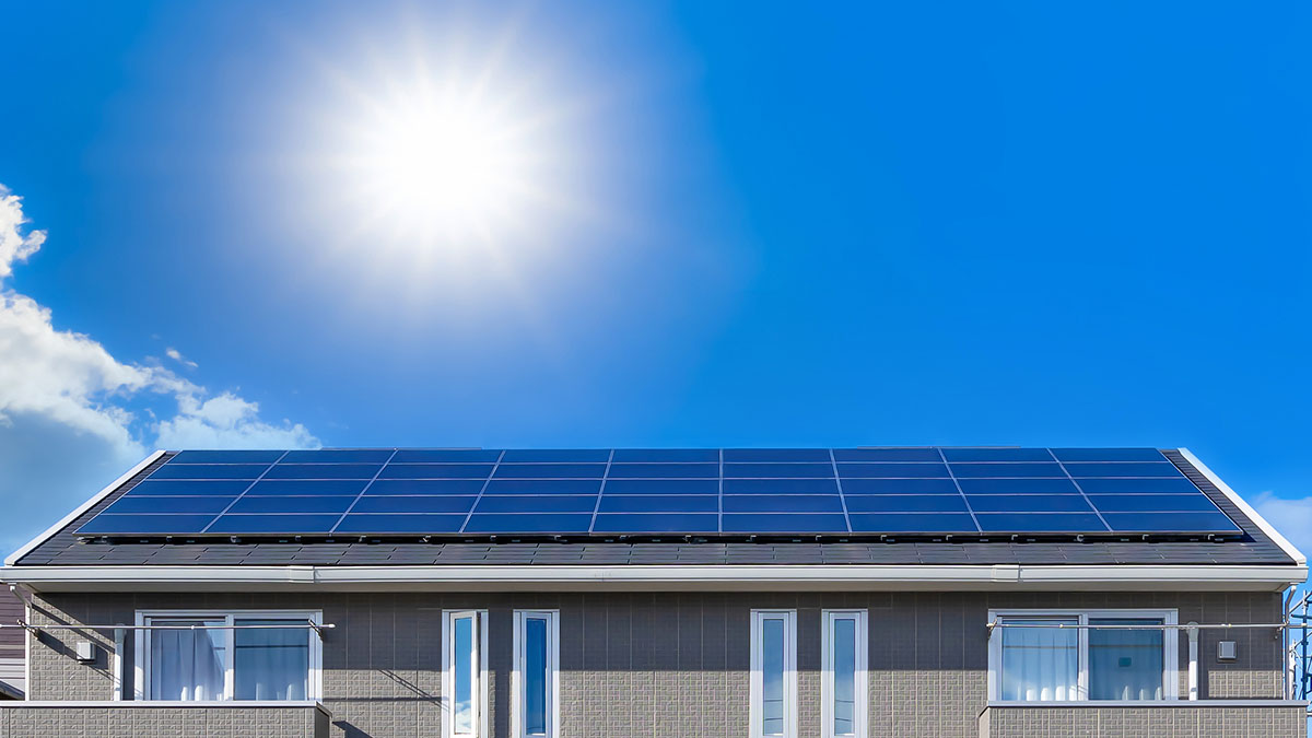 2025最新】家庭用の太陽光発電の設置費用はいくら? ソーラー 2025最新】家庭用の太陽光発電の設置費用はいくら? ソーラー