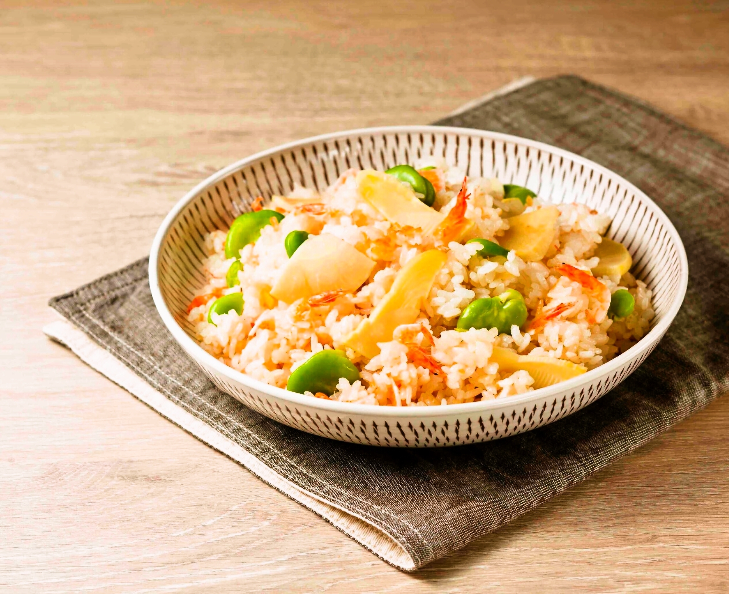 ミニチュアフード おでんと鮭と竹の子の炊き込み御飯のセット ミニチュアフード おでんと鮭と竹の子の炊き込み御飯のセット