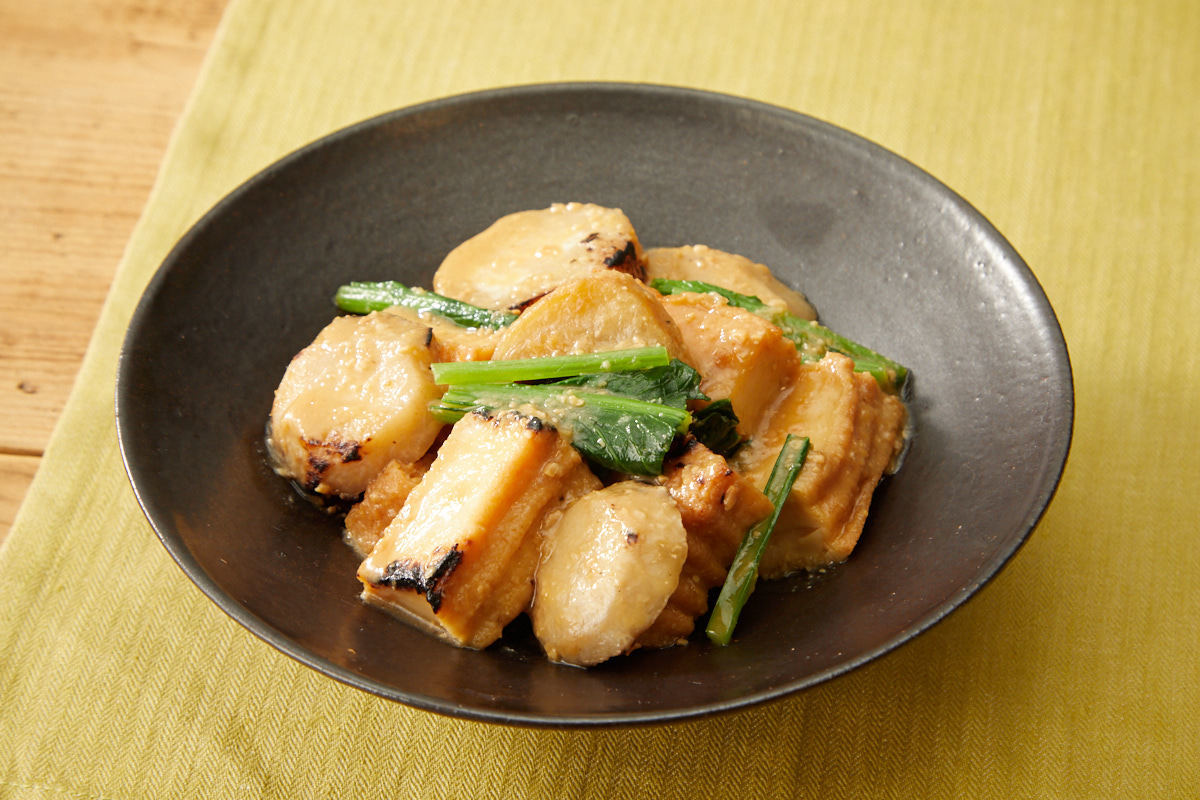 里芋 と 厚 揚げ の 煮物