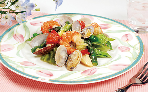 あさりと春野菜のワイン蒸し