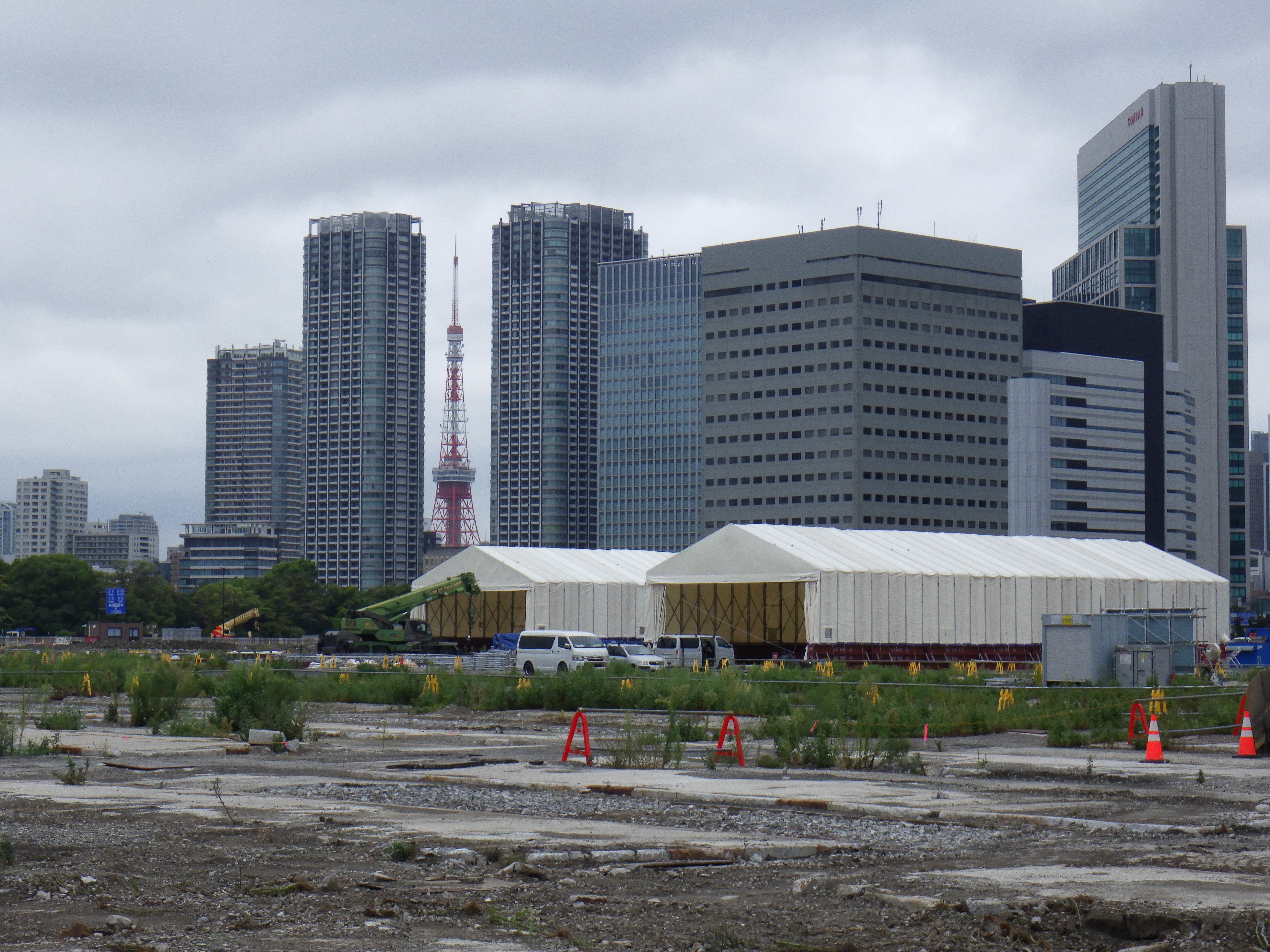 テント遠景