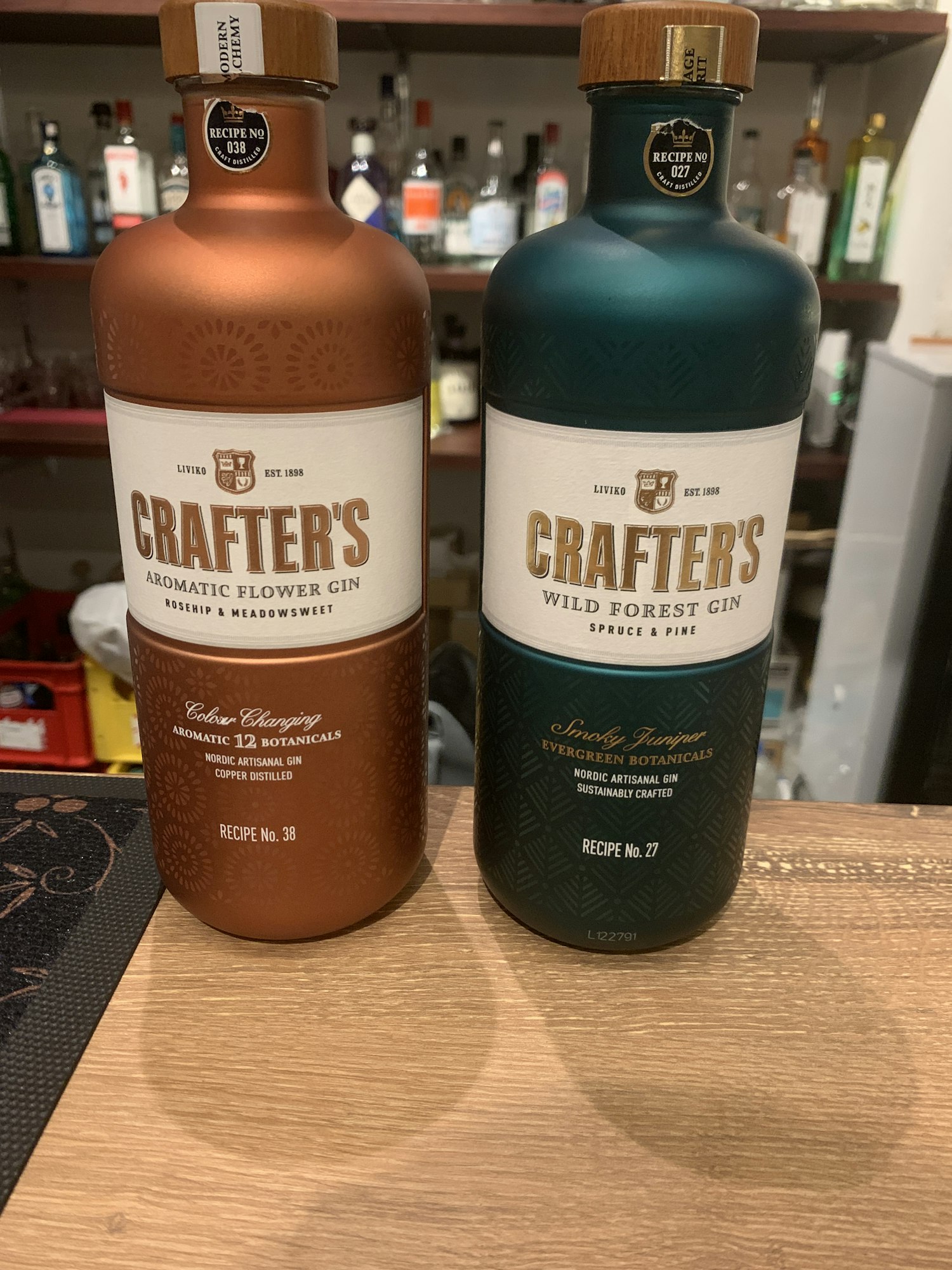 CRAFTER’S AROMATIC FLOWER GIN、CRAFTER’S WILD FOREST GIN
