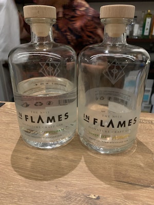 SIGNATURE CRAFT GIN NO.13 BATCH 2 - ELDERFLOWER & CUCUMBER / SIGNATURE CRAFT GIN NO.13 BATCH 3 - GREEN TEA & BERGAMOT