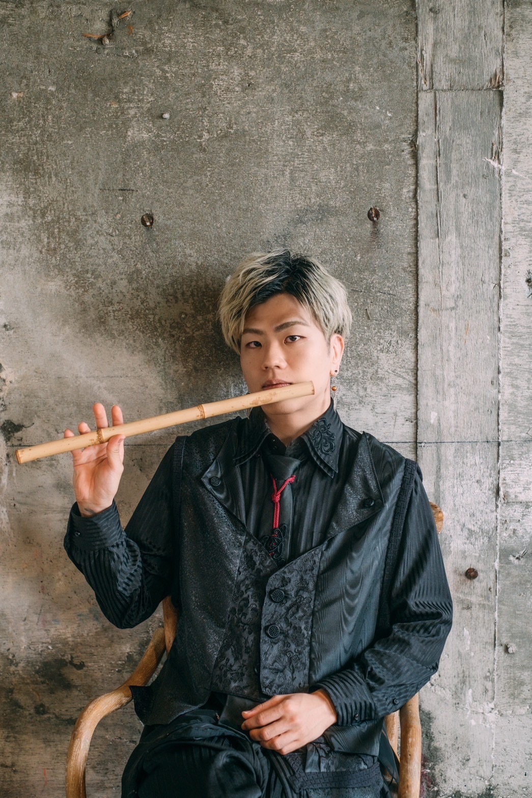 篠笛を構えるHikaruさん