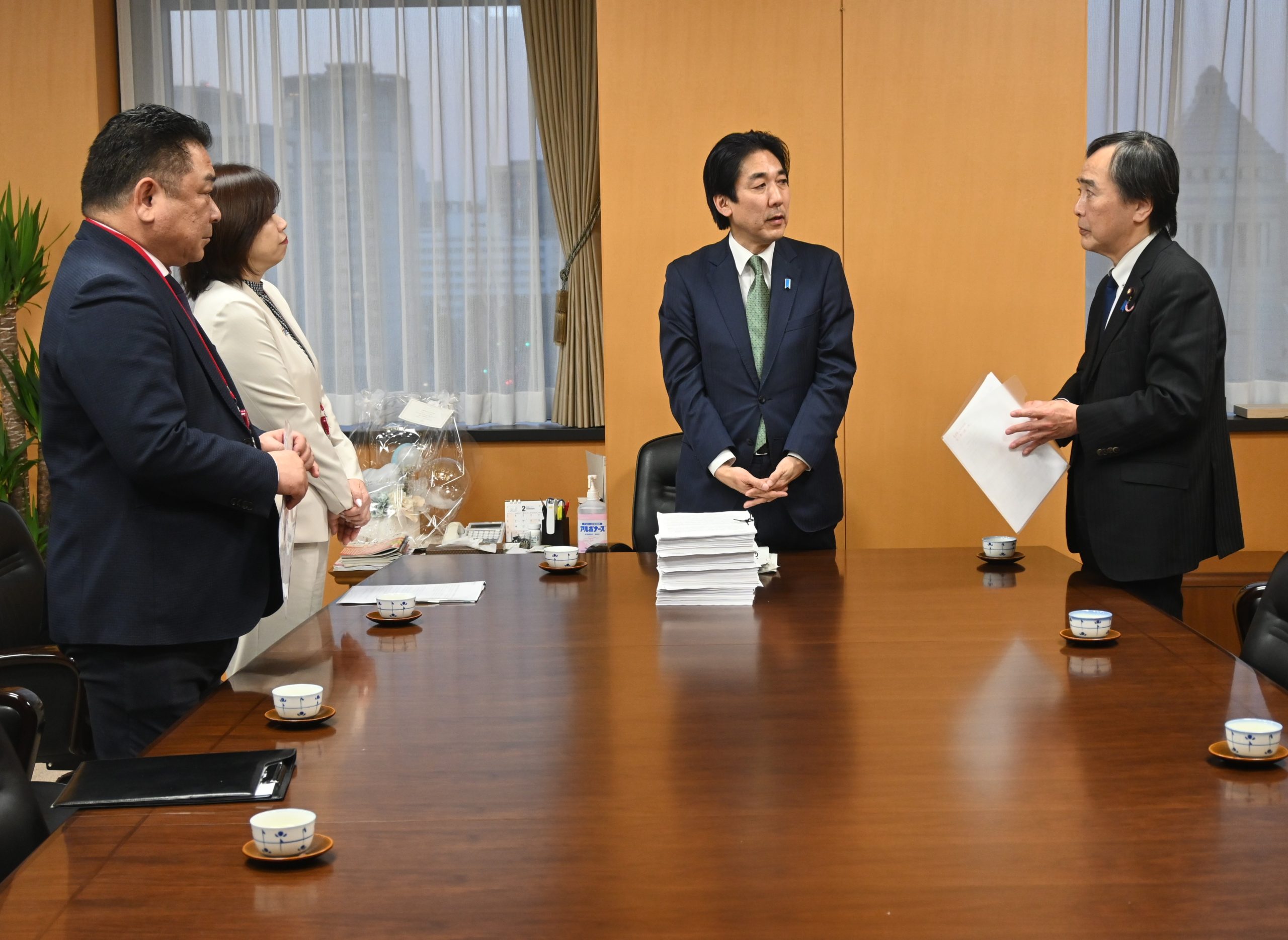 物価上昇を１％上回る賃上げの定着へ　賃上げ環境整備担当大臣に要請