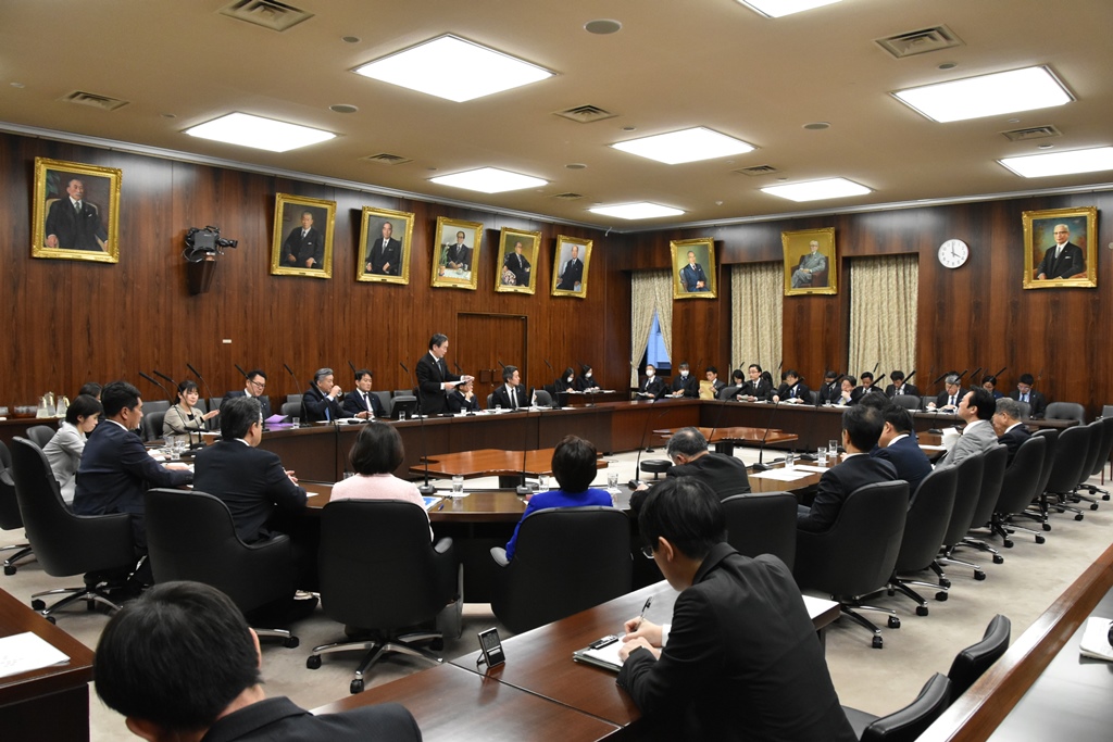 拉致被害者の即時帰国に向けて～北朝鮮による拉致問題等に関する特別委員会～