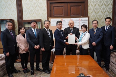 カスハラ対策の実効性強化へ ― 参議院に改正法案を提出