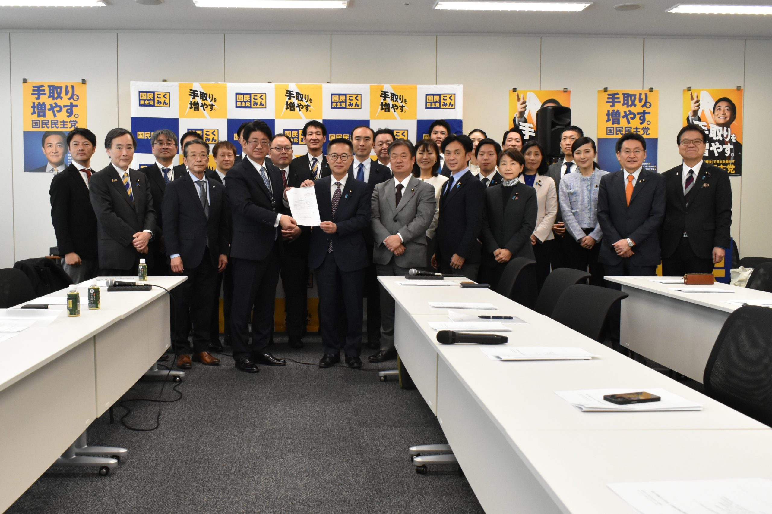 交通労連、燃料費高騰対策を国民民主党に要請～3党合意の税率廃止と現場からの具体的支援要求～