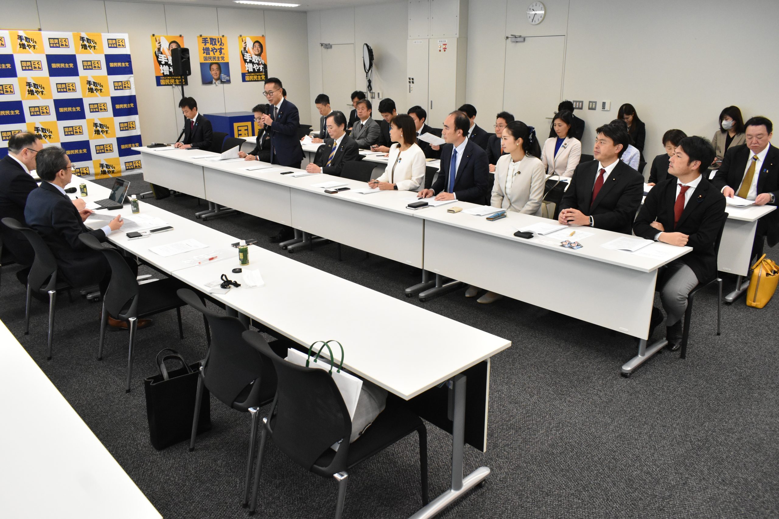 交通労連、燃料費高騰対策を国民民主党に要請～3党合意の税率廃止と現場からの具体的支援要求～