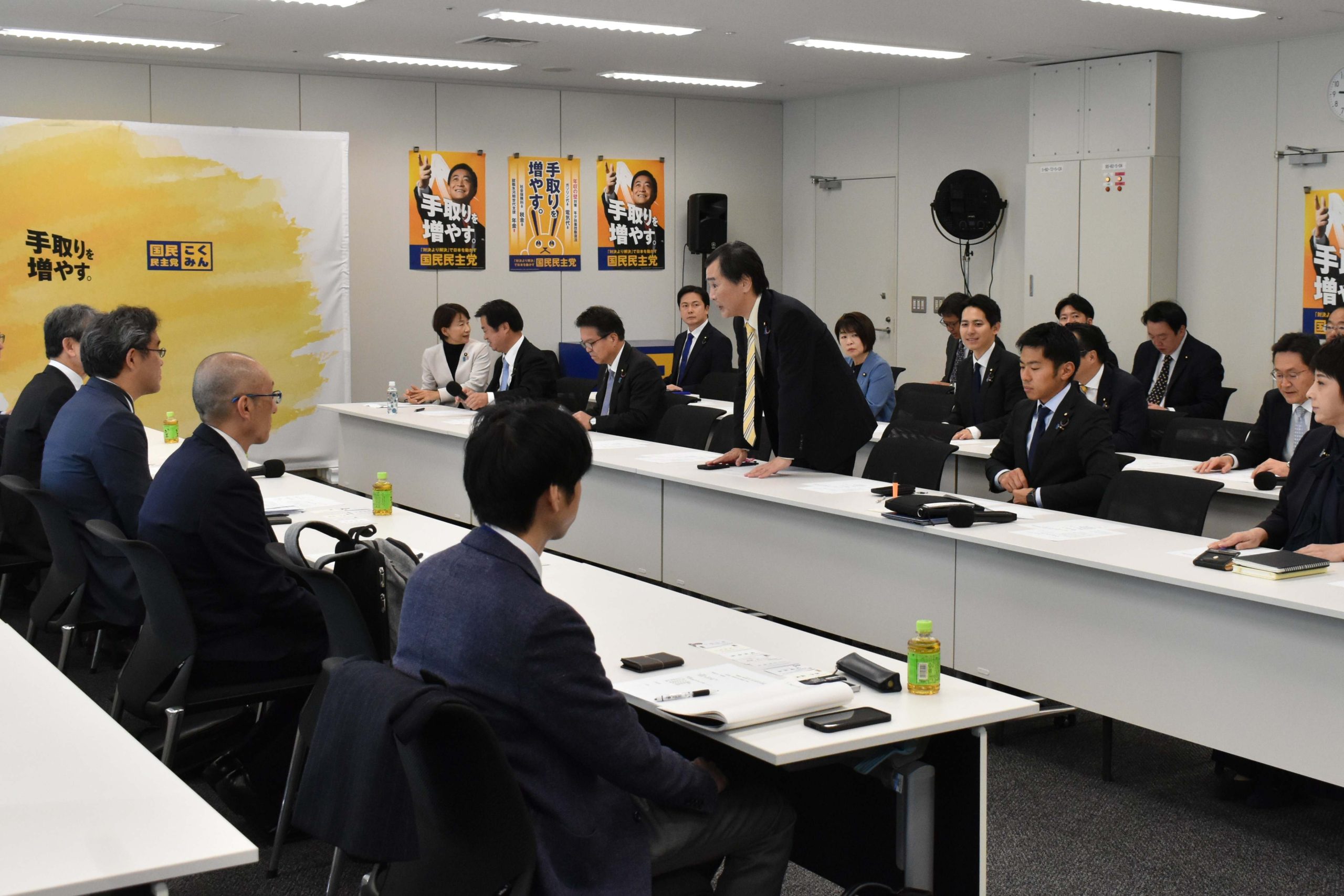 公務労協より「地方財政の安定確立に向けた要請」 ～国民民主党～