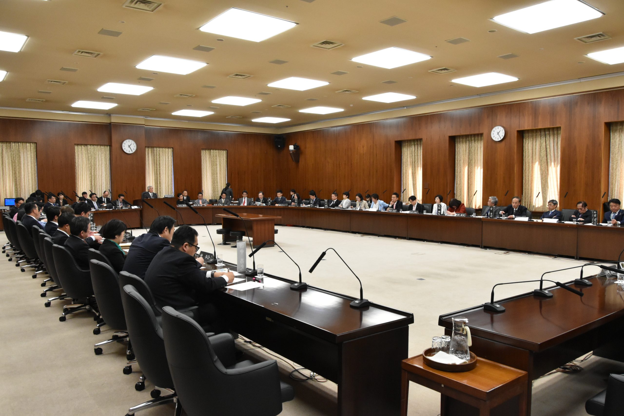 緊急事態に備えた「参議院緊急集会」の制度整備を提起 ～参議院憲法審査会～