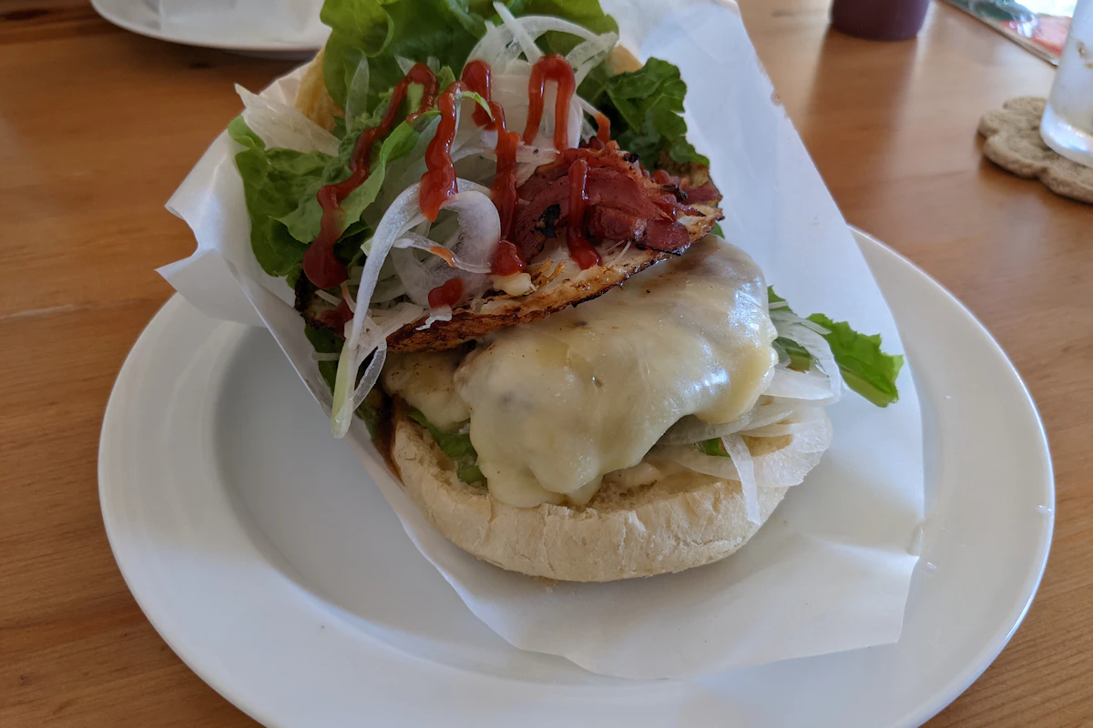福江島のたゆたう。でランチにハンバーガーを食べた