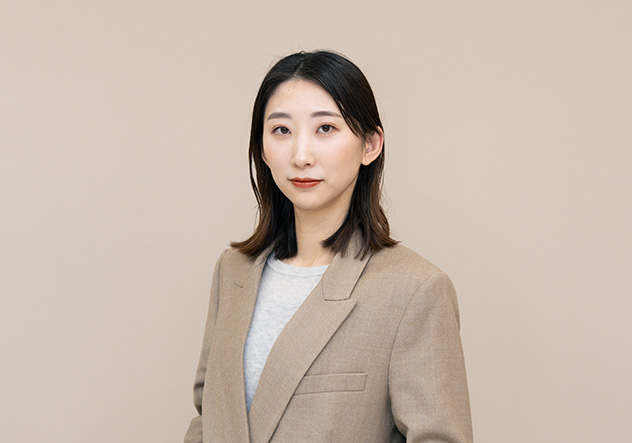 岩崎 由夏 氏