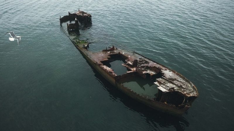 小型 カタマラン 船底から海の中が見えます、浮沈構造 置き場所至急 