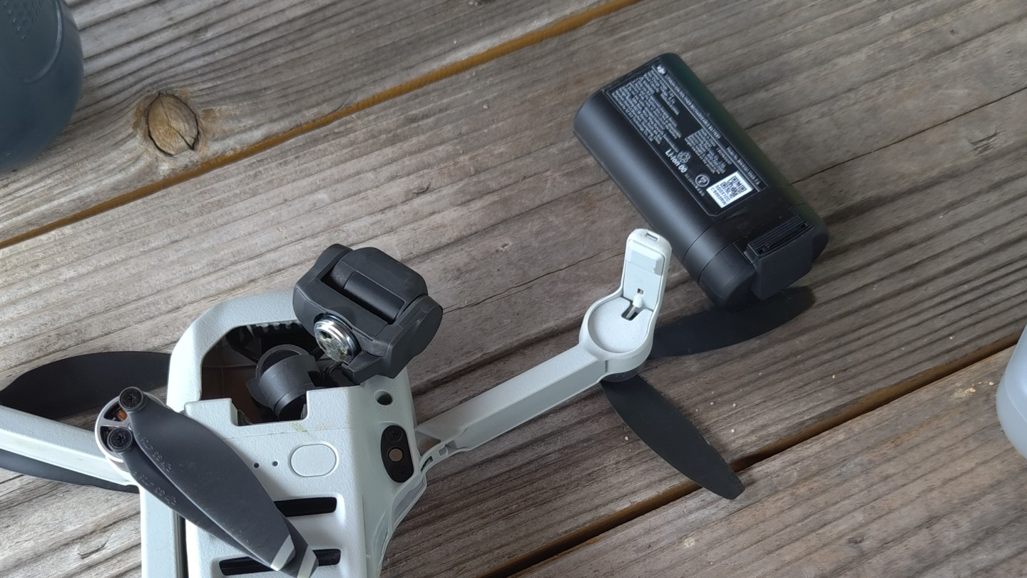 ドローンを墜落させた・修理に出した話のサムネイル画像