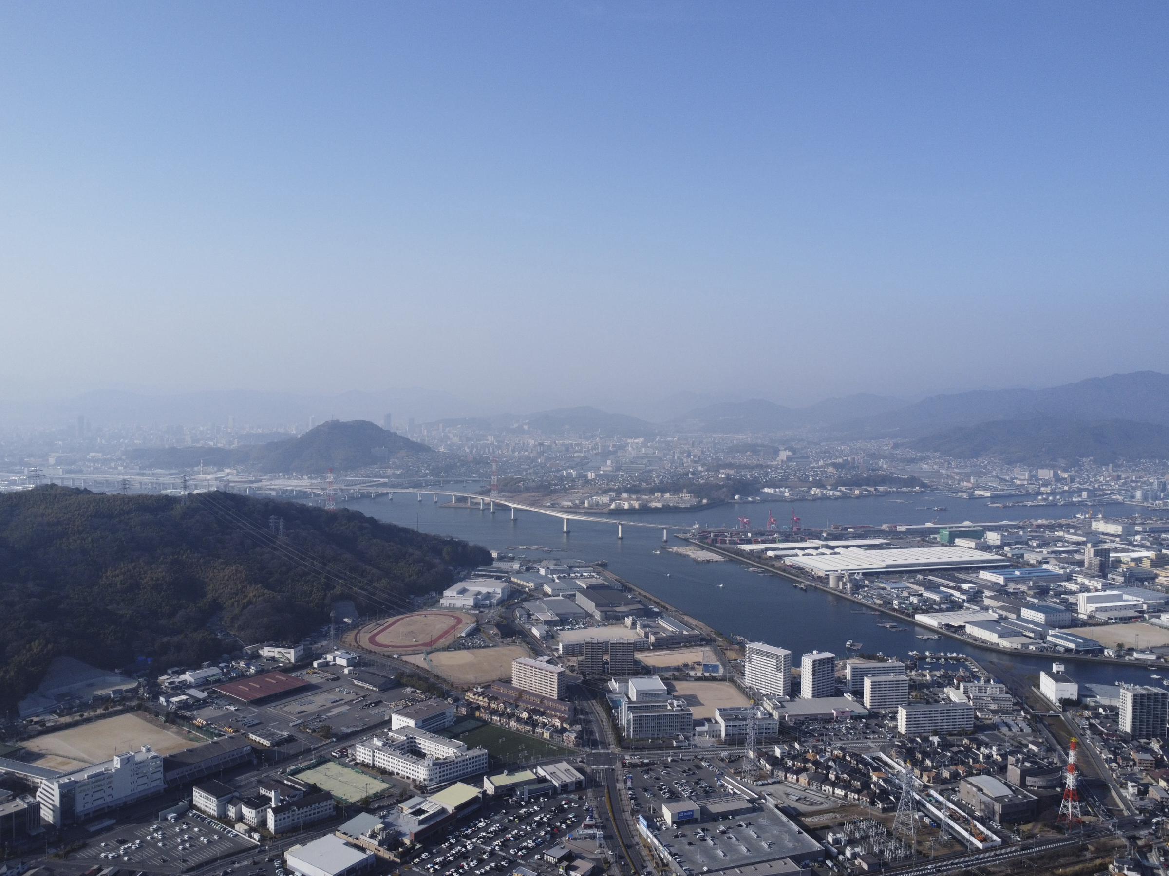 頭部みはらし公園でドローンを飛ばすのサムネイル画像