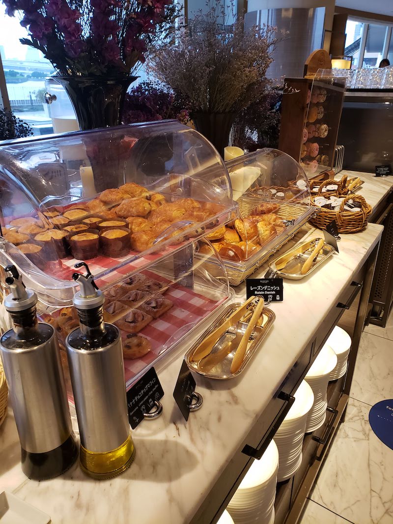 朝食ビュッフェパン