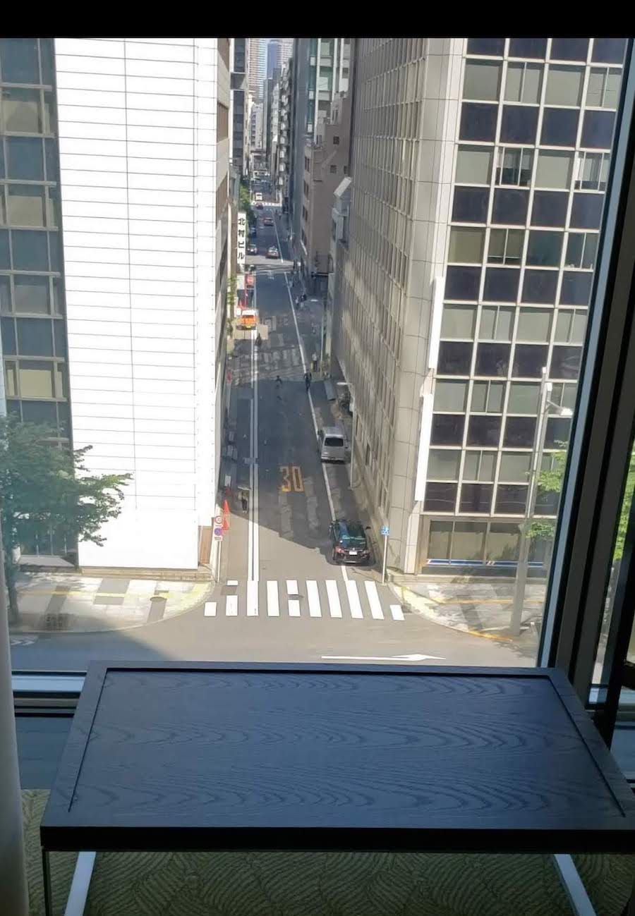 フォーシーズンズ丸の内道路側の部屋の景色
