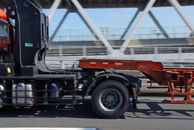 牽引免許がいらない場合はどんなケース？車両の重量などの条件を解説
