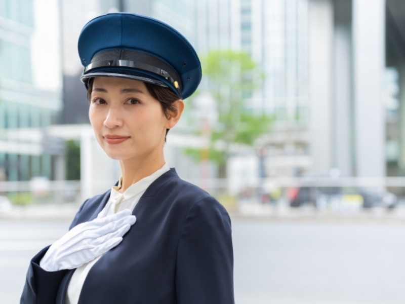 女性タクシー運転手