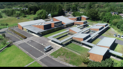 Fuji harness with a beautiful linear structure design with a corridor connecting the kennels.