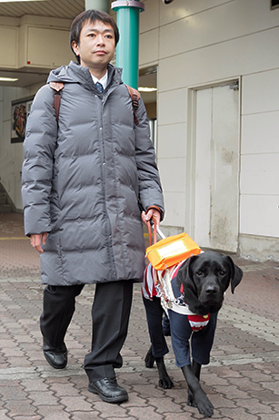 スタートライン：田中さん＆マシュー｜日本盲導犬協会