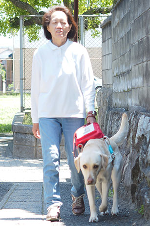 スタートライン：池前さん＆リズ｜日本盲導犬協会