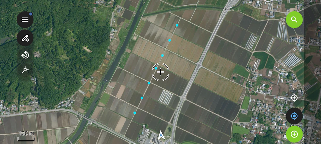 100メートルごとにポイントが追加された（地理院タイルを加工して作成）