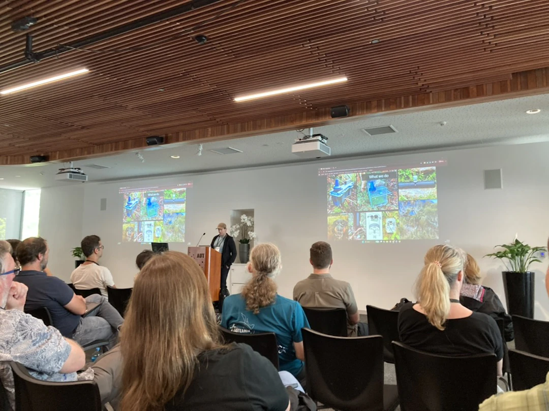 多くの人が聞きにきてました