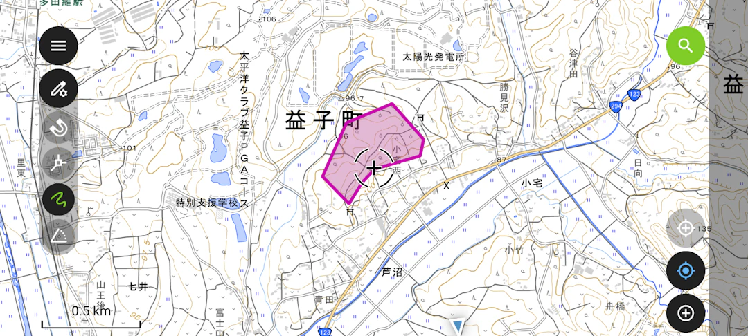 QFieldで追加された地物（地理院タイルを加工して作成）