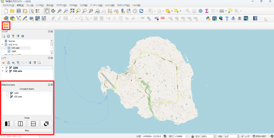 QMapCompareのインターフェイスが表示される（©︎OpenStreetMap contributors）