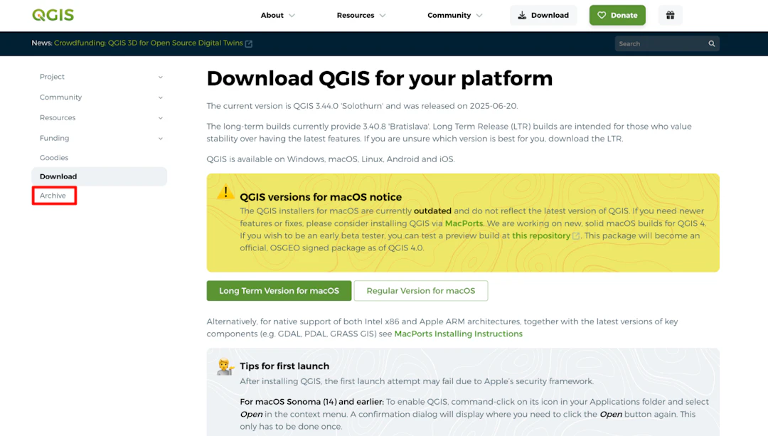 QGISのダウンロードページから［Archive］をクリック