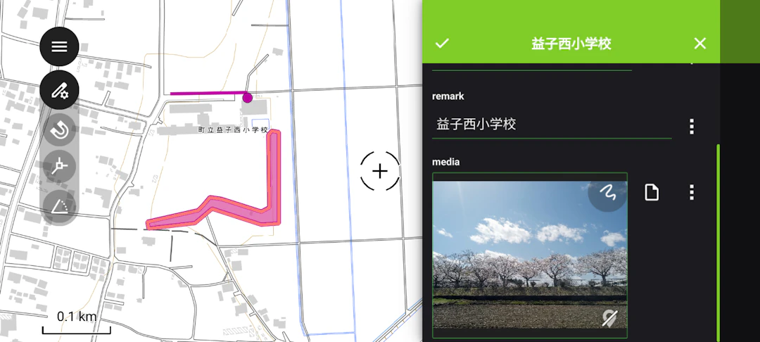 写真が添付された状態（地理院タイルを加工して作成）